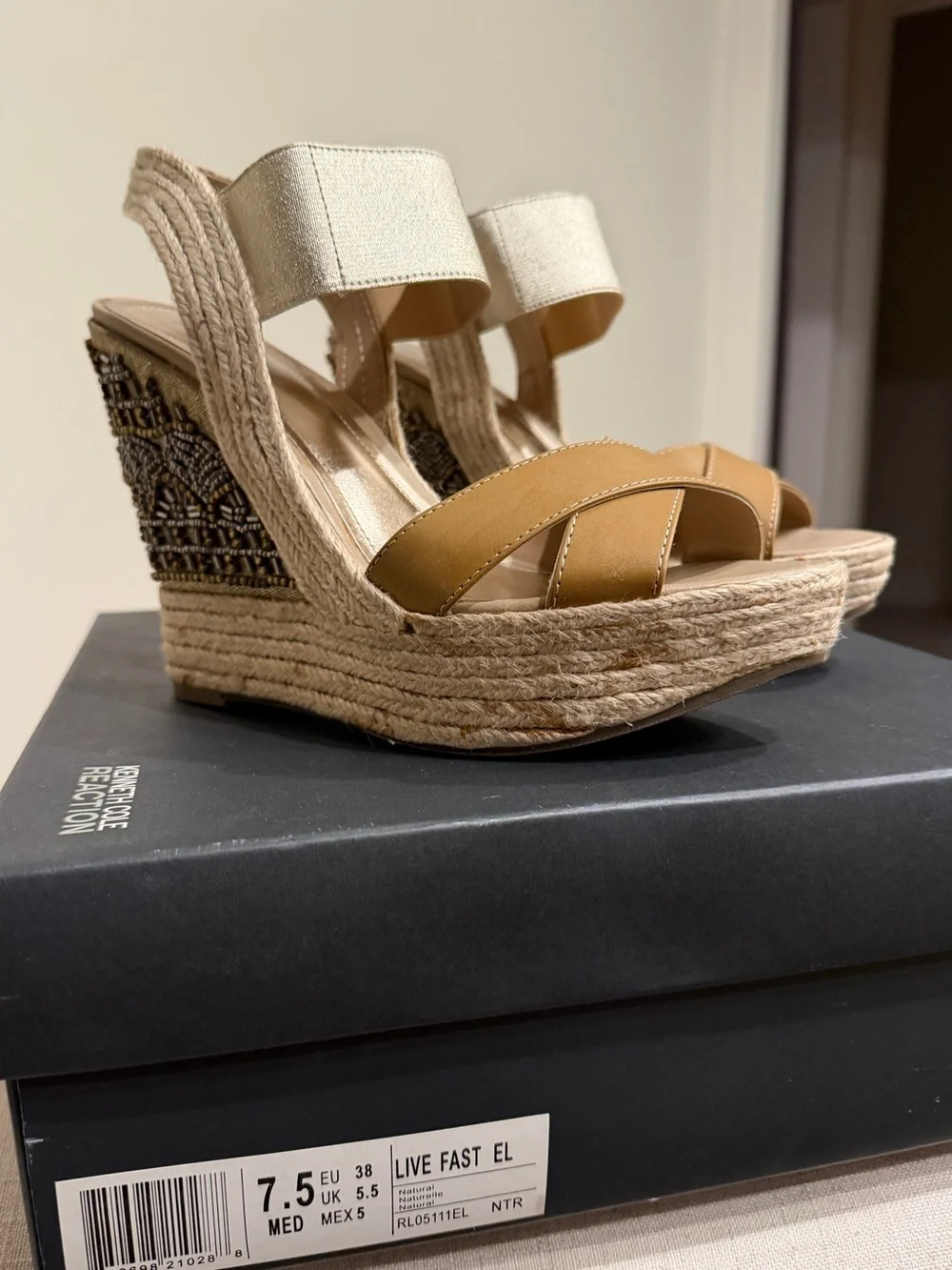 Kenneth Cole Reaction Live Fast Beaded Espadrille Wedges – Size 7.5